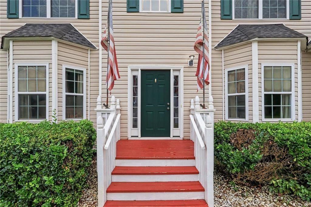 5 bedroom, 3 bathroom, 3,217 sq ft single family residence for sale at 6524 Barkston Trace, Douglasville, GA 30135 — photo 2