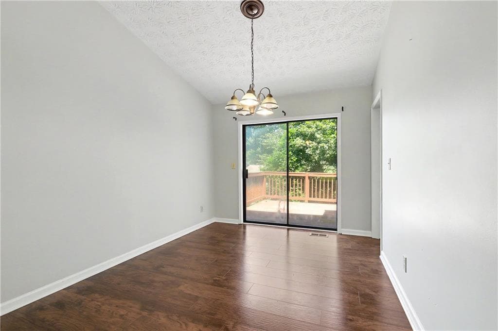 3 bedroom, 3 bathroom, 2,052 sq ft single family residence under contract at 2571 Wildflower Lane, Lawrenceville, GA 30044 — photo 7
