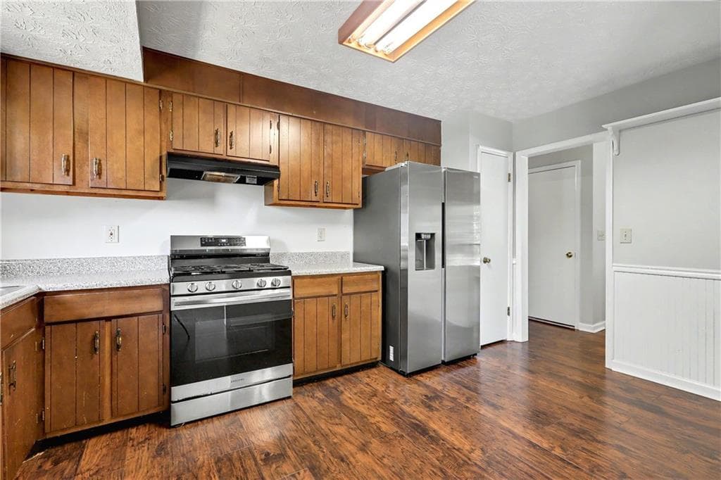 3 bedroom, 3 bathroom, 2,052 sq ft single family residence under contract at 2571 Wildflower Lane, Lawrenceville, GA 30044 — photo 8