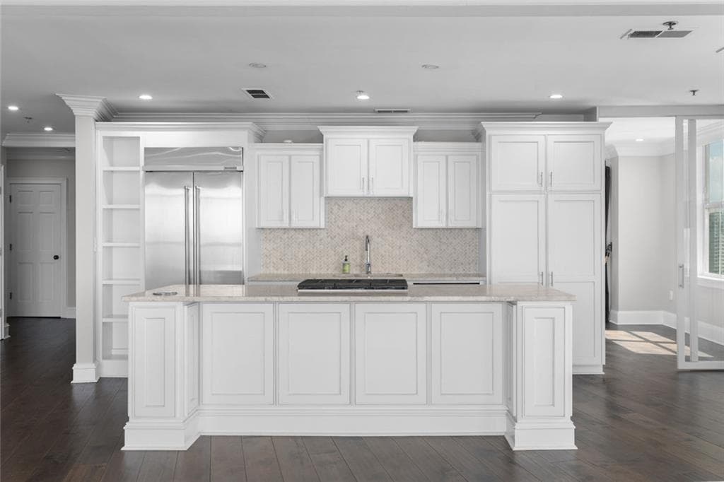 2 bedroom, 3 bathroom, 2,061 sq ft condominium for sale at 2881 Peachtree Road 2103, Atlanta, GA 30305 — photo 1 of 81