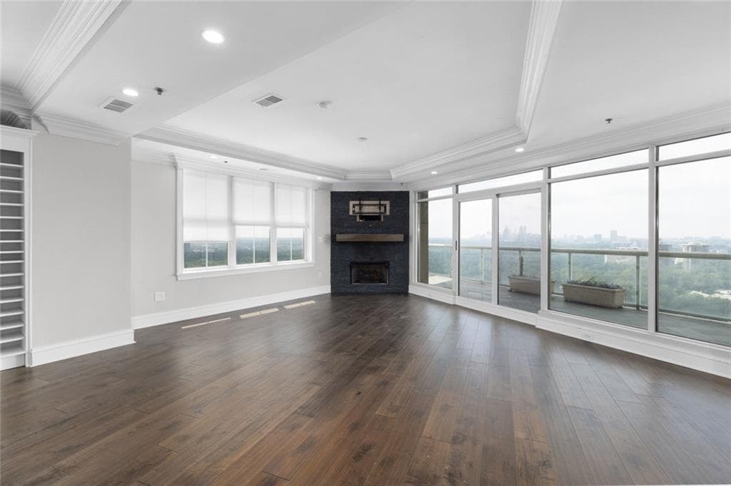 2 bedroom, 3 bathroom, 2,061 sq ft condominium for sale at 2881 Peachtree Road 2103, Atlanta, GA 30305 — photo 9