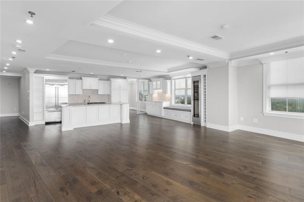 2 bedroom, 3 bathroom, 2,061 sq ft condominium for sale at 2881 Peachtree Road 2103, Atlanta, GA 30305 — photo 10