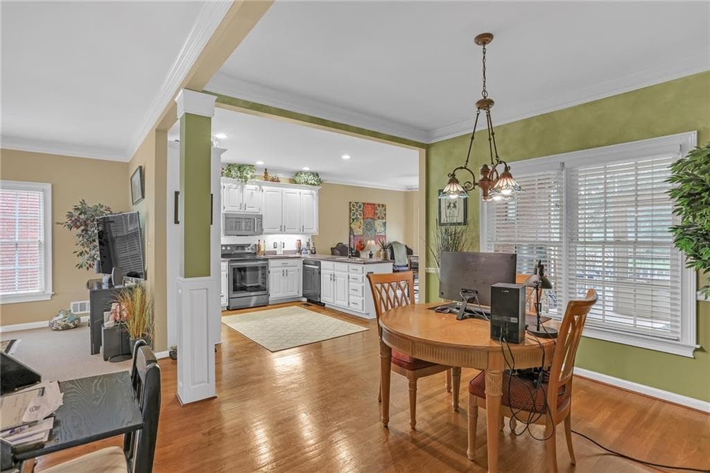 4 bedroom, 3 bathroom, 3,100 sq ft single family residence for sale at 1910 Stockton Walk Lane, Snellville, GA 30078 — photo 5