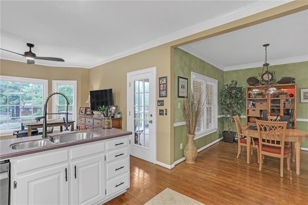 4 bedroom, 3 bathroom, 3,100 sq ft single family residence for sale at 1910 Stockton Walk Lane, Snellville, GA 30078 — photo 7