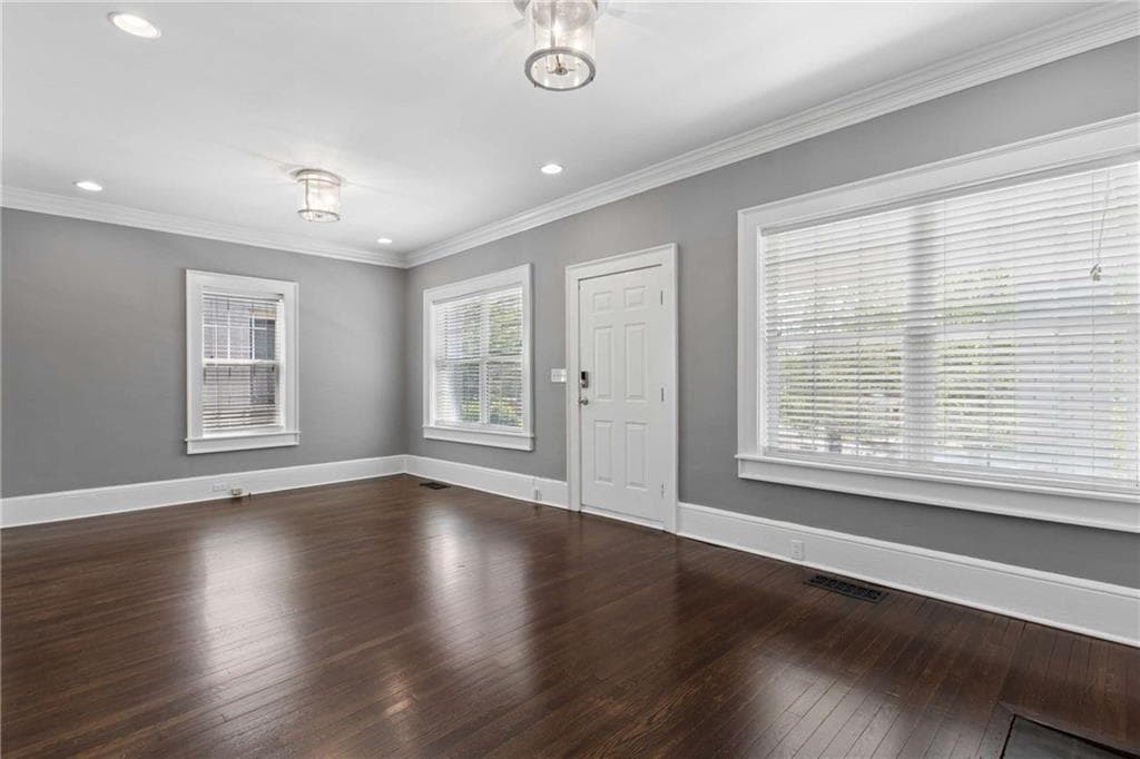 3 bedroom, 2 bathroom, 1,450 sq ft single family residence under contract at 547 Parkway Drive, Atlanta, GA 30308 — photo 8