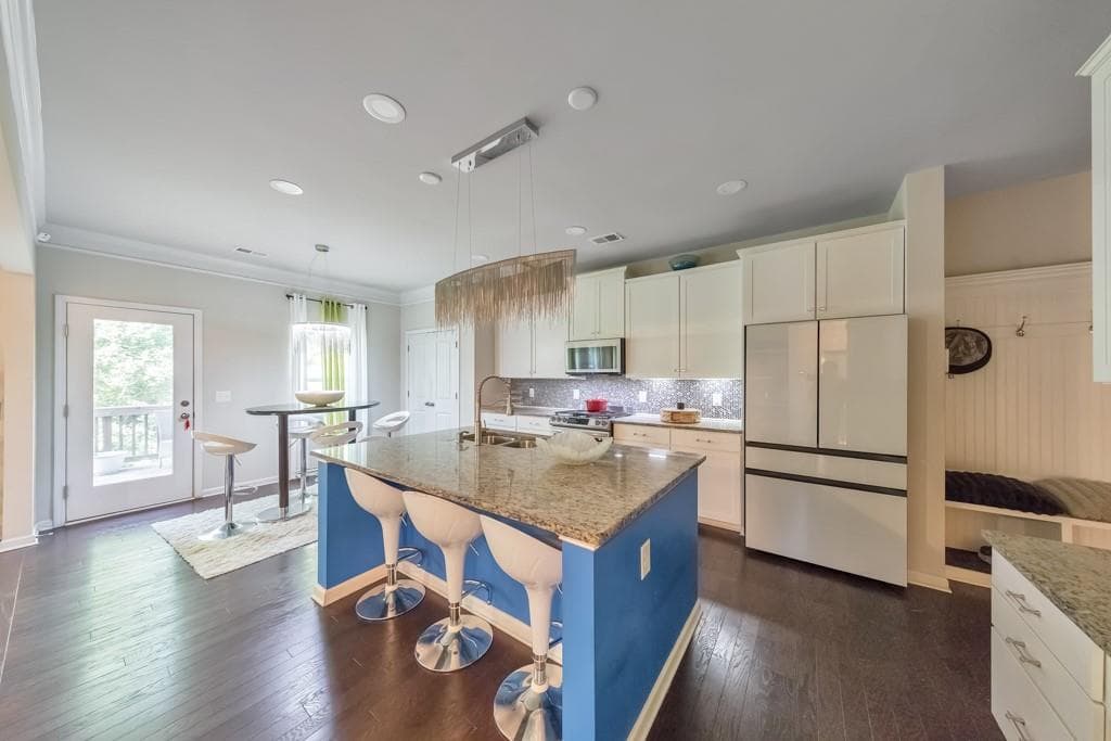 5 bedroom, 4 bathroom, 3,600 sq ft single family residence for sale at 171 Berkford Circle, Hiram, GA 30141 — photo 8