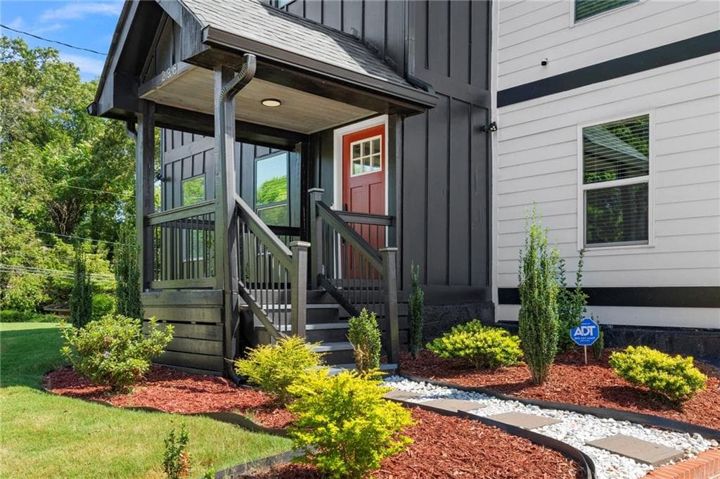 4 bedroom, 3 bathroom, 2,258 sq ft single family residence for rent at 298 Roy Street, Atlanta, GA 30310 for $3,600 a month — photo 3
