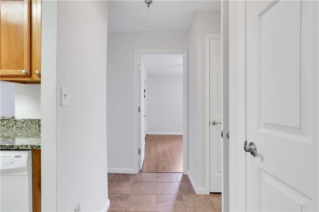 1 bedroom, 1 bathroom, 760 sq ft condominium for rent at 300 Johnson Ferry Road B1002, Sandy Springs, GA 30328 for $2,148 a month — photo 3