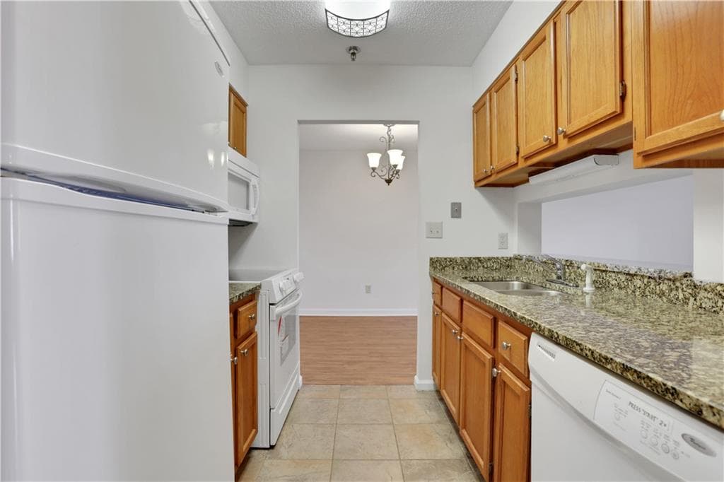 1 bedroom, 1 bathroom, 760 sq ft condominium for rent at 300 Johnson Ferry Road B1002, Sandy Springs, GA 30328 for $2,148 a month — photo 6