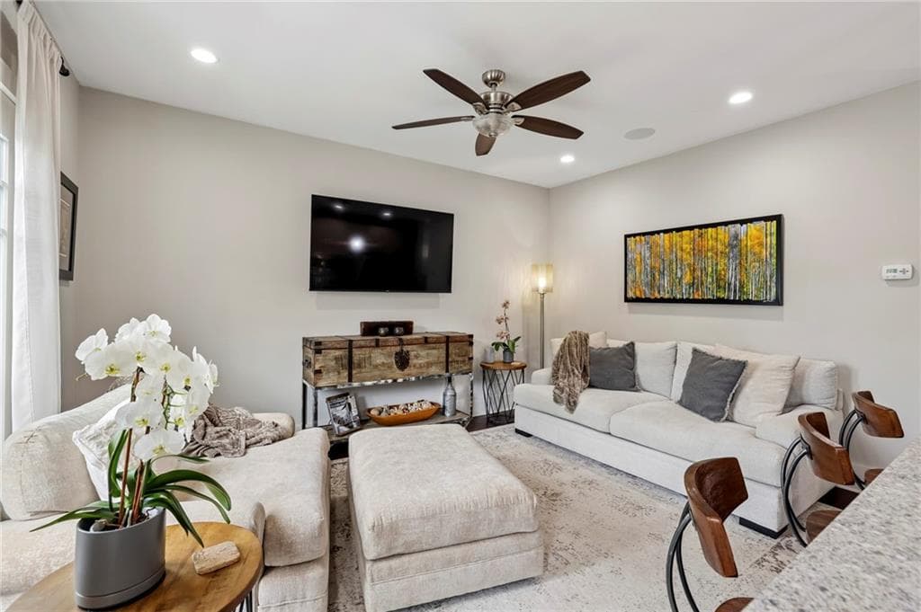 2 bedroom, 2 bathroom, 1,600 sq ft condominium for sale at 307 Canton Way, Roswell, GA 30075 — photo 9