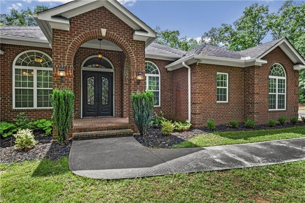 5 bedroom, 6 bathroom, 2,615 sq ft single family residence for sale at 180 Cothran Road, Dawsonville, GA 30534 — photo 2