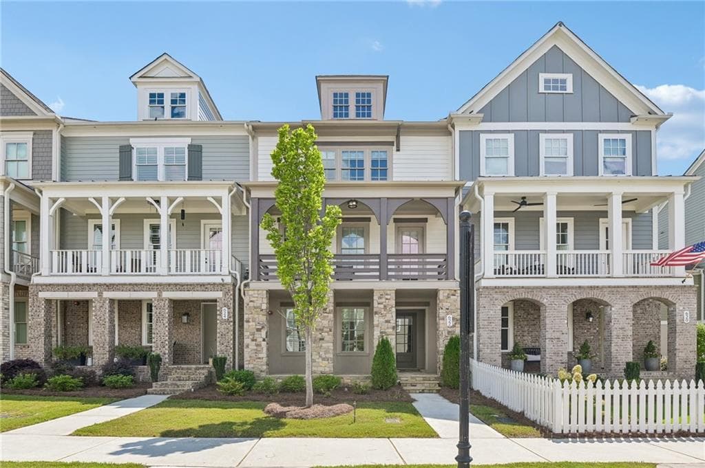 3 bedroom, 4 bathroom, 2,600 sq ft townhouse for sale at 622 Brashy Street, Woodstock, GA 30188