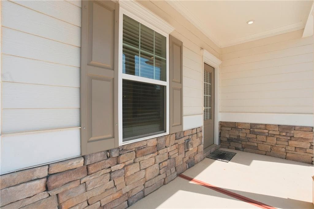 4 bedroom, 3 bathroom, 2,572 sq ft single family residence under contract at 232 Malbone Street, Cartersville, GA 30120 — photo 5