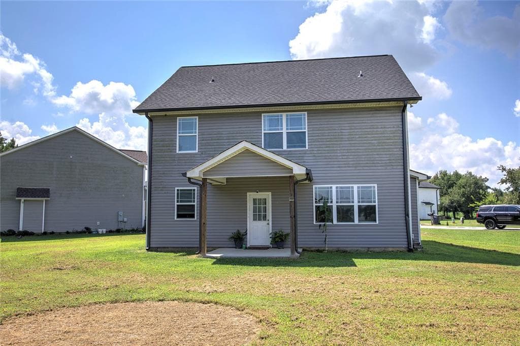 4 bedroom, 3 bathroom, 2,180 sq ft single family residence for sale at 327 Larkspur Drive, Calhoun, GA 30701 — photo 2