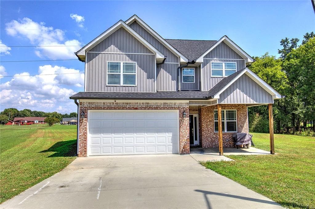 4 bedroom, 3 bathroom, 2,180 sq ft single family residence for sale at 327 Larkspur Drive, Calhoun, GA 30701 — photo 3