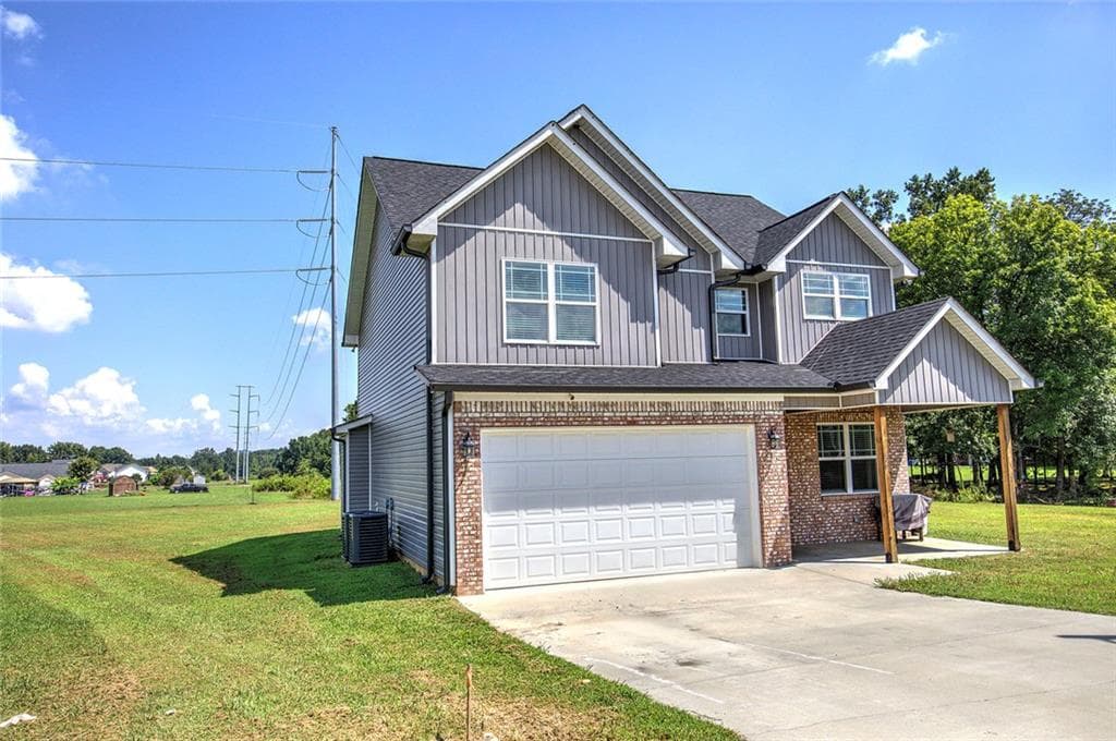 4 bedroom, 3 bathroom, 2,180 sq ft single family residence for sale at 327 Larkspur Drive, Calhoun, GA 30701 — photo 4