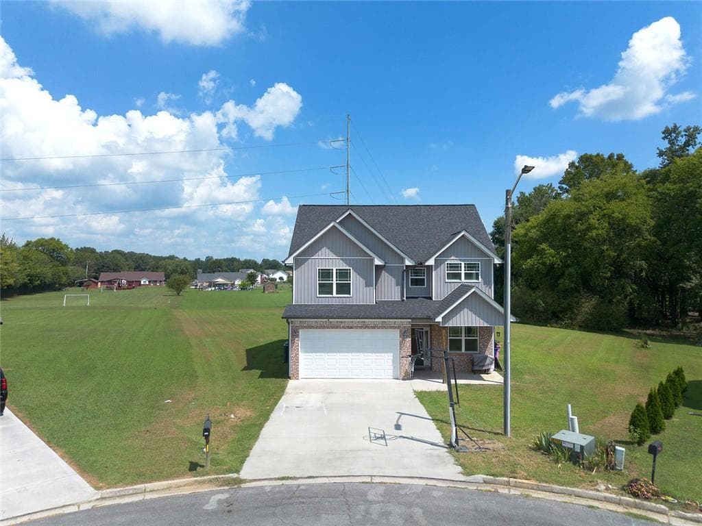 4 bedroom, 3 bathroom, 2,180 sq ft single family residence for sale at 327 Larkspur Drive, Calhoun, GA 30701 — photo 5