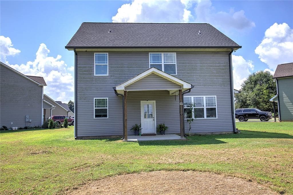 4 bedroom, 3 bathroom, 2,180 sq ft single family residence for sale at 327 Larkspur Drive, Calhoun, GA 30701 — photo 7