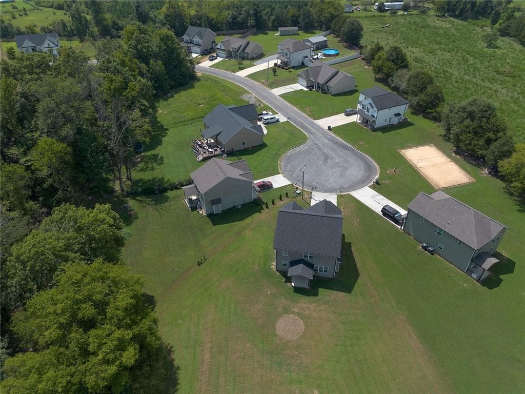 4 bedroom, 3 bathroom, 2,180 sq ft single family residence for sale at 327 Larkspur Drive, Calhoun, GA 30701 — photo 9