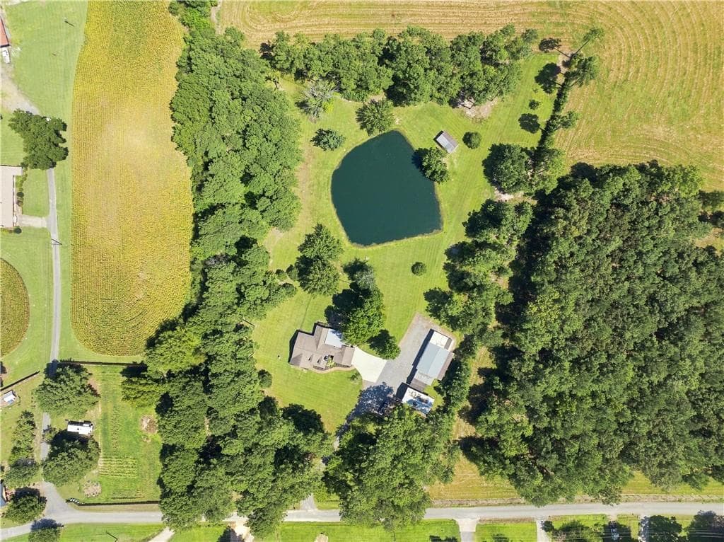 4 bedroom, 2 bathroom, 2,259 sq ft single family residence under contract at 134 Hawkins Road, Armuchee, GA 30105 — photo 2