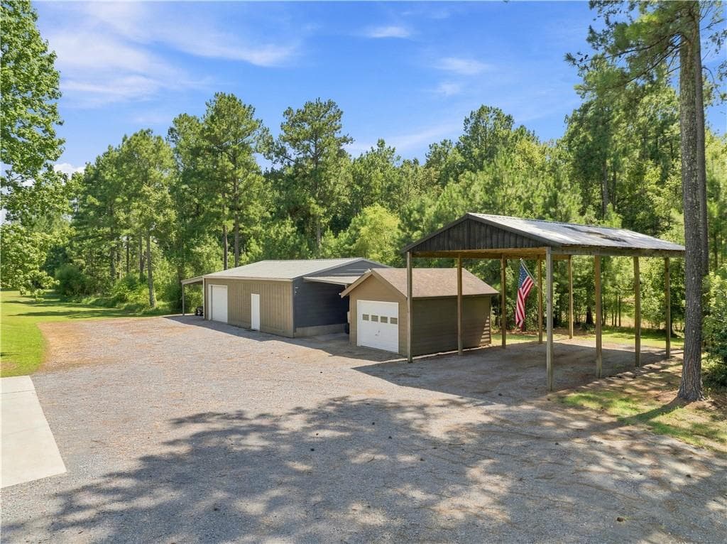 4 bedroom, 2 bathroom, 2,259 sq ft single family residence under contract at 134 Hawkins Road, Armuchee, GA 30105 — photo 4