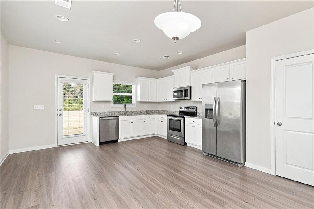 4 bedroom, 2 bathroom, 1,624 sq ft single family residence for rent at 212 Venture Drive, Jackson, GA 30233 for $1,795 a month — photo 3