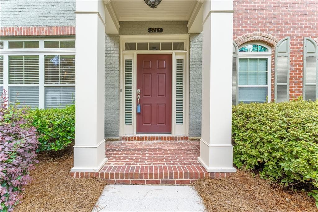 3 bedroom, 3 bathroom, 1,868 sq ft townhouse for sale at 3777 Baverton Drive, Suwanee, GA 30024 — photo 4