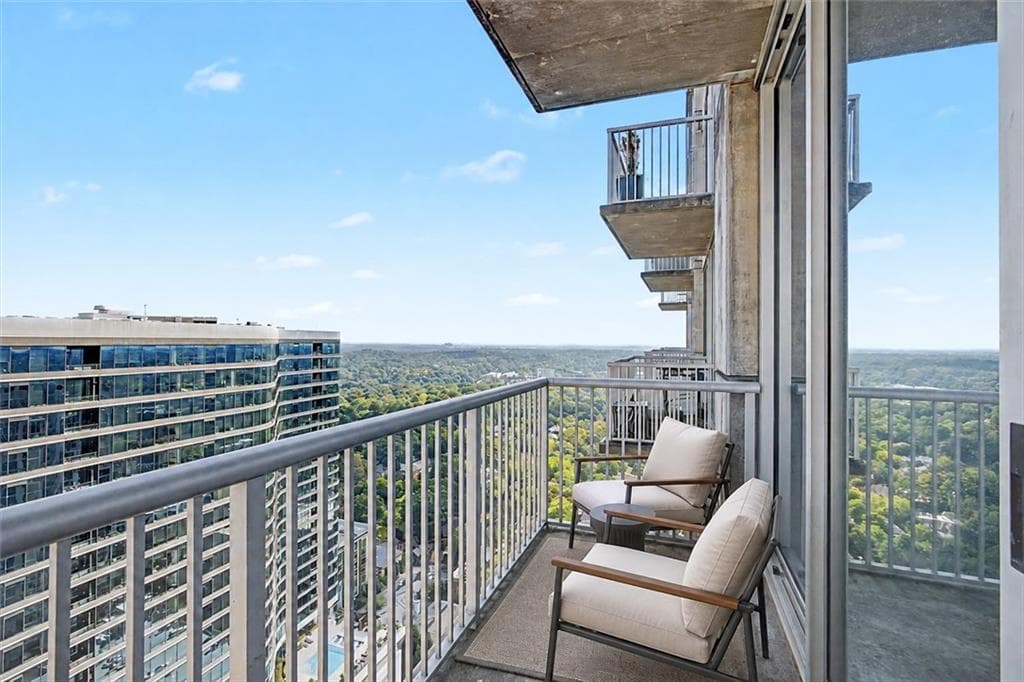 1 bedroom, 1 bathroom, 783 sq ft condominium for sale at 855 Peachtree Street 2906, Atlanta, GA 30308 — photo 7