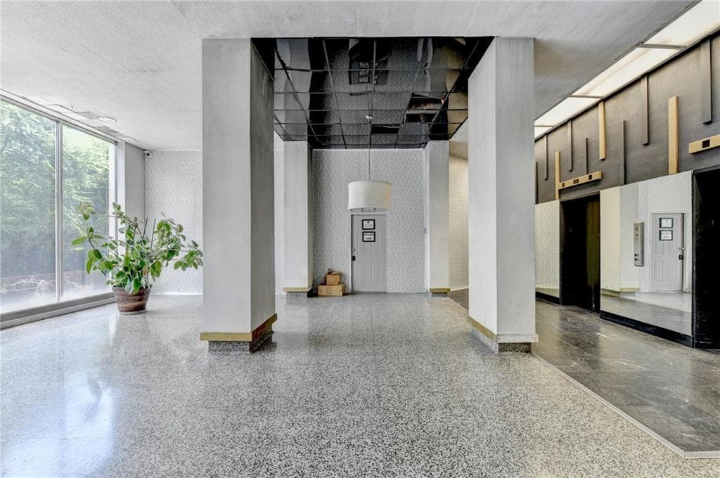 2 bedroom, 1 bathroom, 1,020 sq ft condominium for sale at 215 Piedmont Avenue 1009, Atlanta, GA 30308 — photo 8