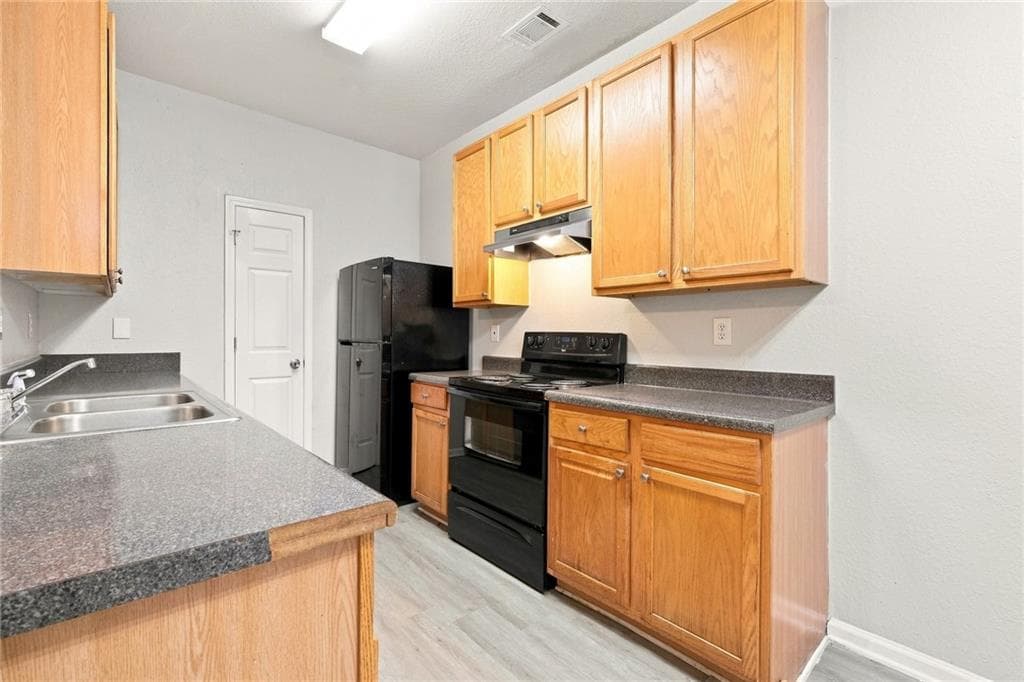3 bedroom, 3 bathroom, 1,528 sq ft single family residence for rent at 7130 Brookview Way, Riverdale, GA 30274 for $1,445 a month — photo 4