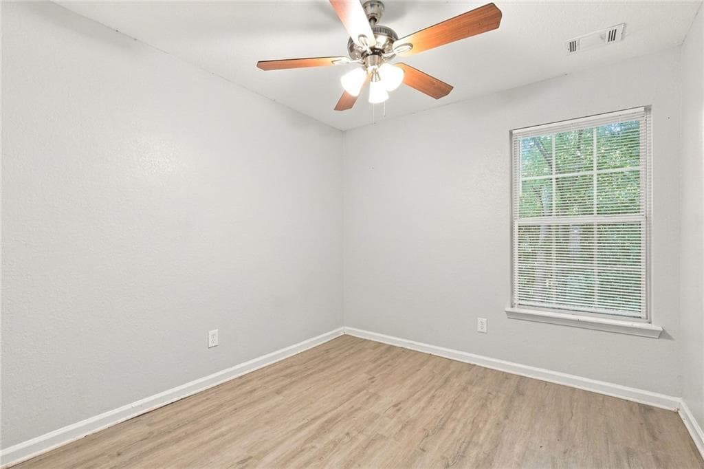 3 bedroom, 3 bathroom, 1,528 sq ft single family residence for rent at 7130 Brookview Way, Riverdale, GA 30274 for $1,445 a month — photo 8