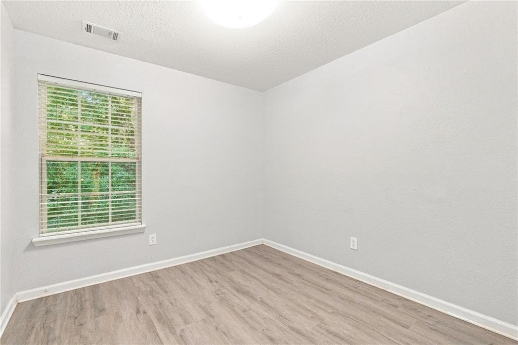 3 bedroom, 3 bathroom, 1,528 sq ft single family residence for rent at 7130 Brookview Way, Riverdale, GA 30274 for $1,445 a month — photo 9