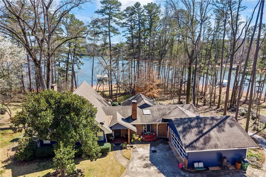 3 bedroom, 4 bathroom, 4,900 sq ft single family residence for sale at 572 Imperial Drive, Martin, GA 30557 — photo 2