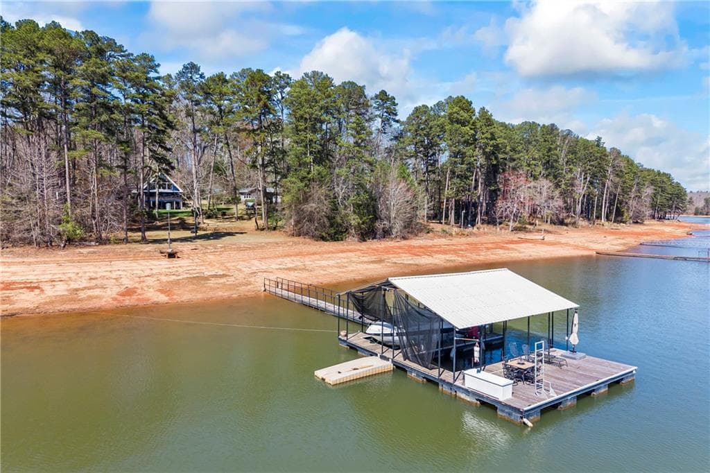 3 bedroom, 4 bathroom, 4,900 sq ft single family residence for sale at 572 Imperial Drive, Martin, GA 30557 — photo 9