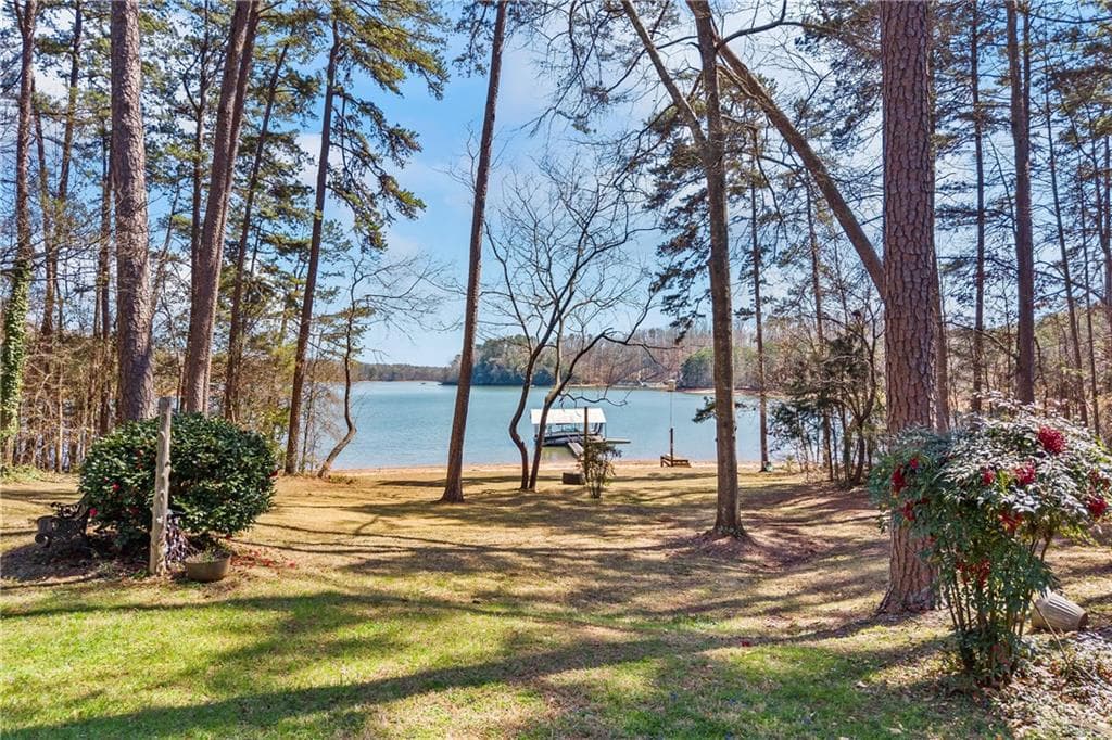 3 bedroom, 4 bathroom, 4,900 sq ft single family residence for sale at 572 Imperial Drive, Martin, GA 30557 — photo 10