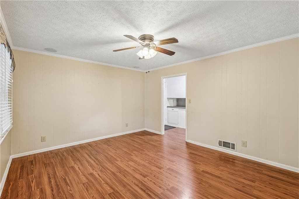 4 bedroom, 3 bathroom, 3,000 sq ft single family residence for sale at 3605 Riviera Drive, Cumming, GA 30041 — photo 4