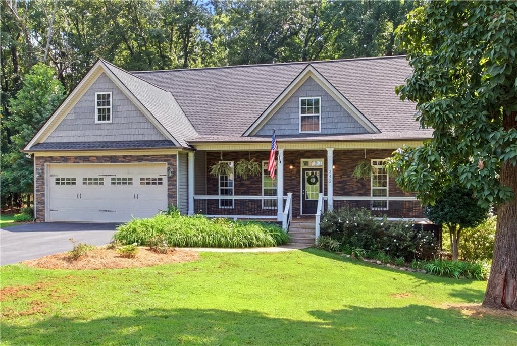 5 bedroom, 4 bathroom, 3,450 sq ft single family residence for sale at 342 Stonington Drive, Mount Airy, GA 30563 — photo 4