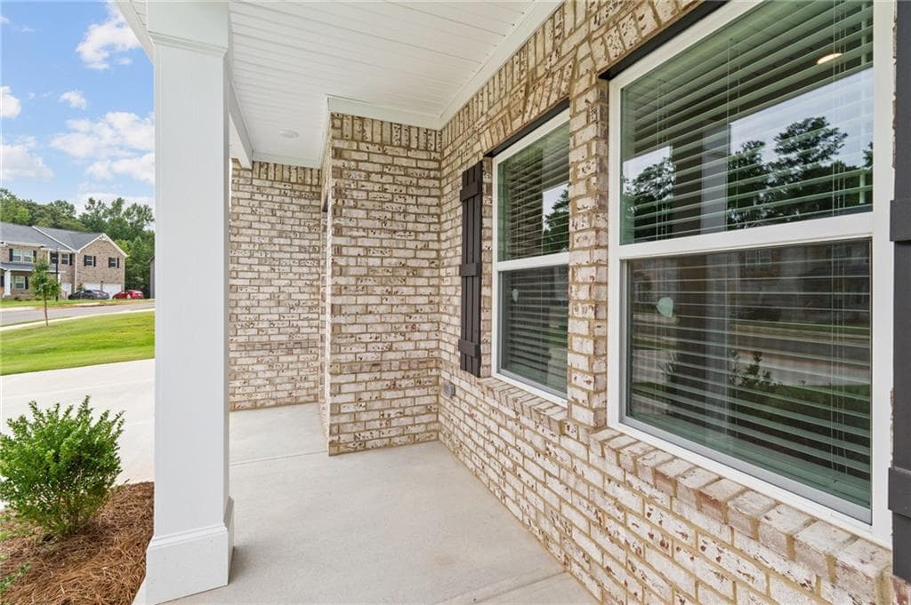 4 bedroom, 3 bathroom, 2,700 sq ft single family residence for sale at 355 Jarrett Street, Fairburn, GA 30213 — photo 5