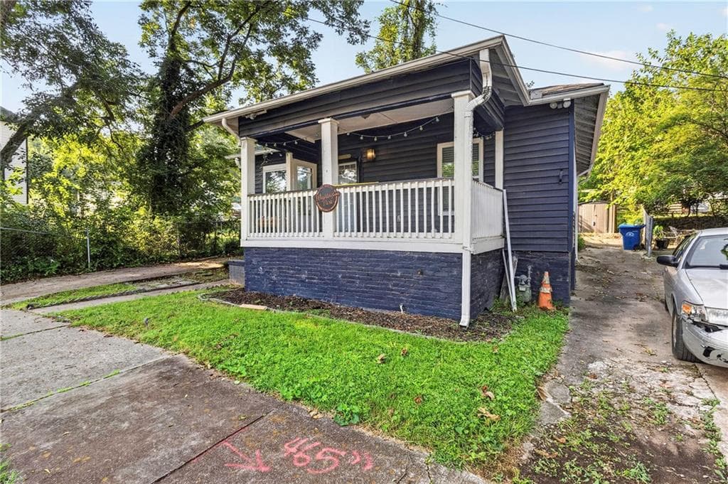 3 bedroom, 2 bathroom, 1,098 sq ft single family residence for sale at 988 Ashby Terrace, Atlanta, GA 30314 — photo 3