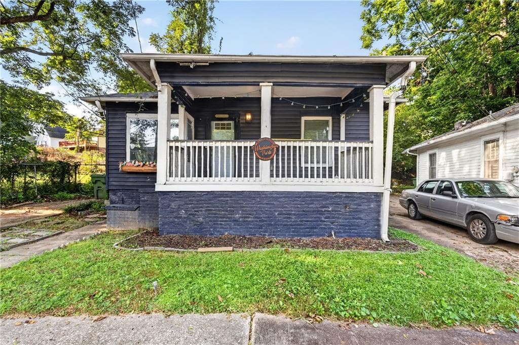 3 bedroom, 2 bathroom, 1,098 sq ft single family residence for sale at 988 Ashby Terrace, Atlanta, GA 30314 — photo 4