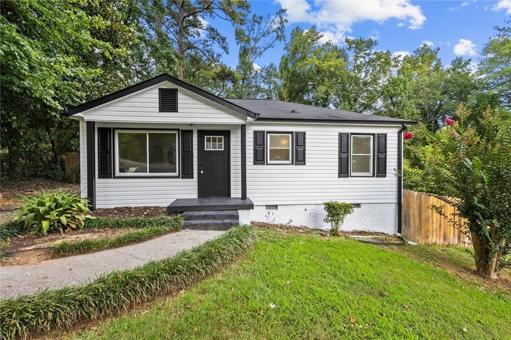 3 bedroom, 2 bathroom, 1,472 sq ft single family residence for sale at 6275 Bennett Ln Sw, Mableton, GA 30126
