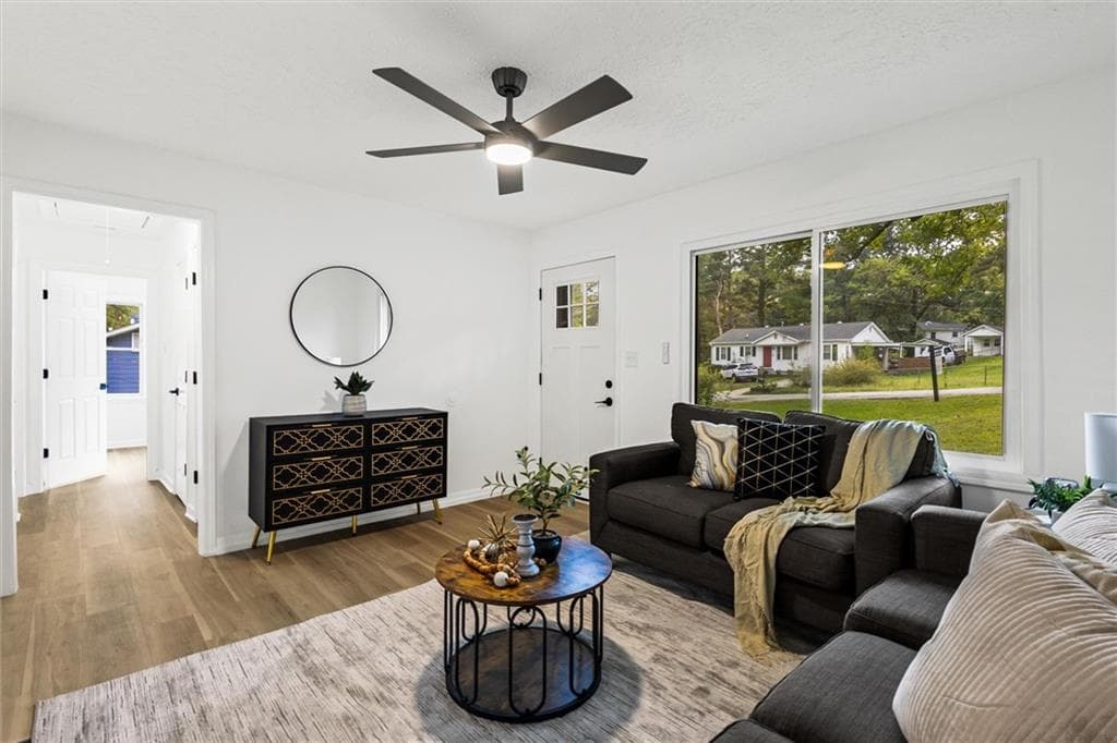 3 bedroom, 2 bathroom, 1,472 sq ft single family residence for sale at 6275 Bennett Ln Sw, Mableton, GA 30126 — photo 8