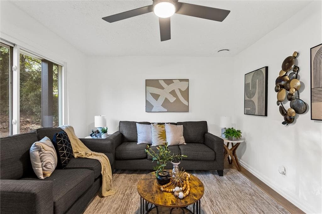 3 bedroom, 2 bathroom, 1,472 sq ft single family residence for sale at 6275 Bennett Ln Sw, Mableton, GA 30126 — photo 9