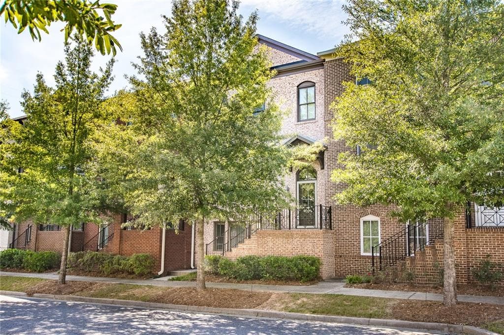 3 bedroom, 4 bathroom, 2,300 sq ft townhouse for rent at 528 Twinrose Way, Alpharetta, GA 30004 for $2,900 a month — photo 1 of 40
