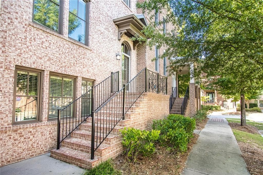 3 bedroom, 4 bathroom, 2,300 sq ft townhouse for rent at 528 Twinrose Way, Alpharetta, GA 30004 for $2,900 a month — photo 3