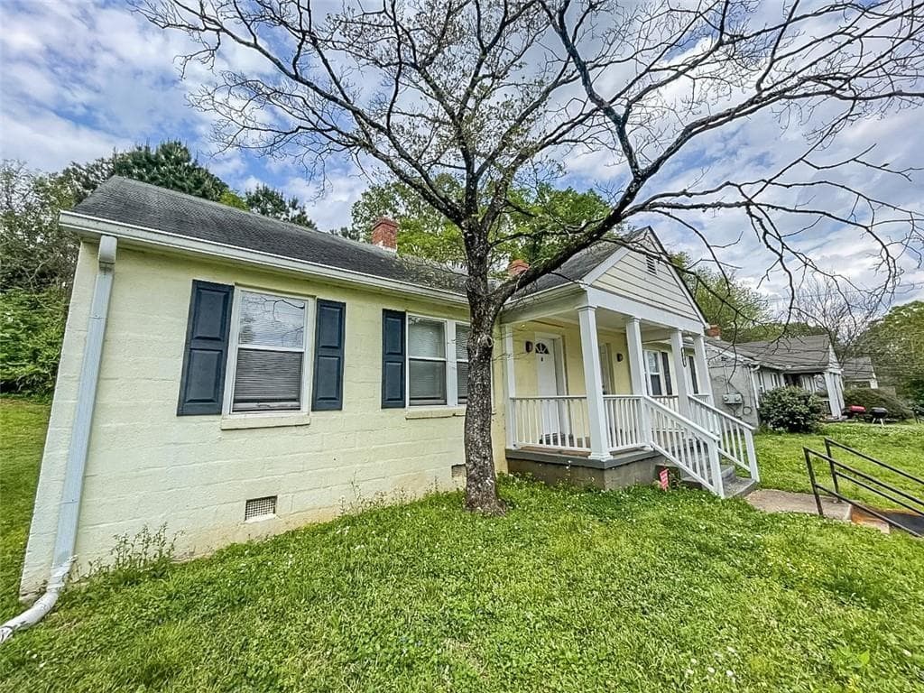 2 bedroom, 1 bathroom, 656 sq ft duplex for rent at 177 Lawton Street Unit A, Atlanta, GA 30314 for $945 a month — photo 3