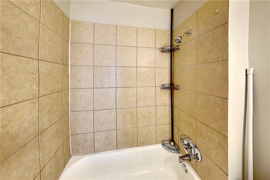 2 bedroom, 1 bathroom, 656 sq ft duplex for rent at 177 Lawton Street Unit A, Atlanta, GA 30314 for $945 a month — photo 9