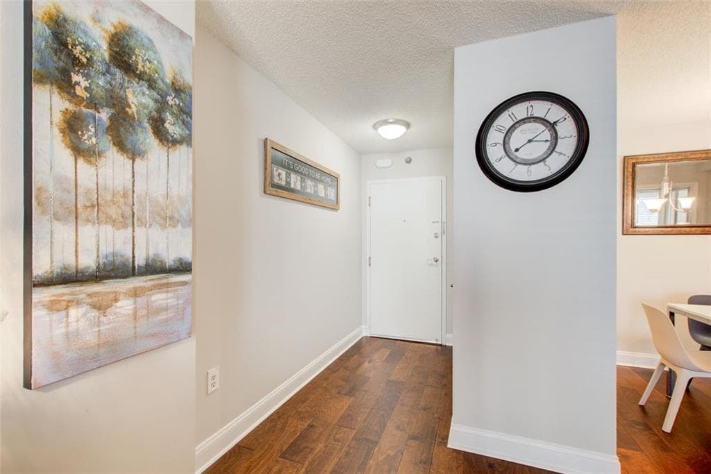 1 bedroom, 1 bathroom, 837 sq ft condominium for sale at 2479 Peachtree Road 304, Atlanta, GA 30305 — photo 4