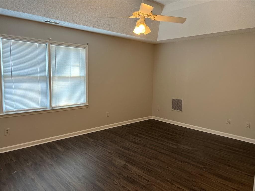 2 bedroom, 2 bathroom, 1,376 sq ft townhouse for rent at 1116 Magnolia Way, Smyrna, GA 30082 for $1,700 a month — photo 9