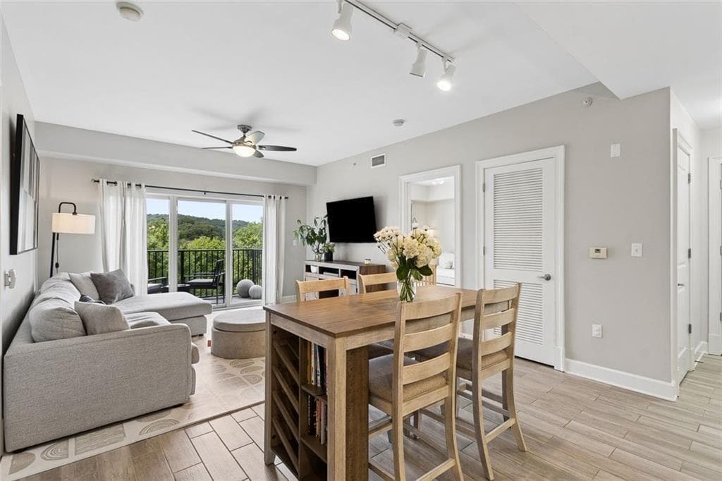 2 bedroom, 2 bathroom, 1,254 sq ft condominium for sale at 200 River Vista Drive 541, Atlanta, GA 30339 — photo 6